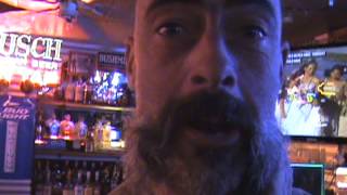 mike from maine tries a couple hot wings, grubstake tavern in quartzsite arizona