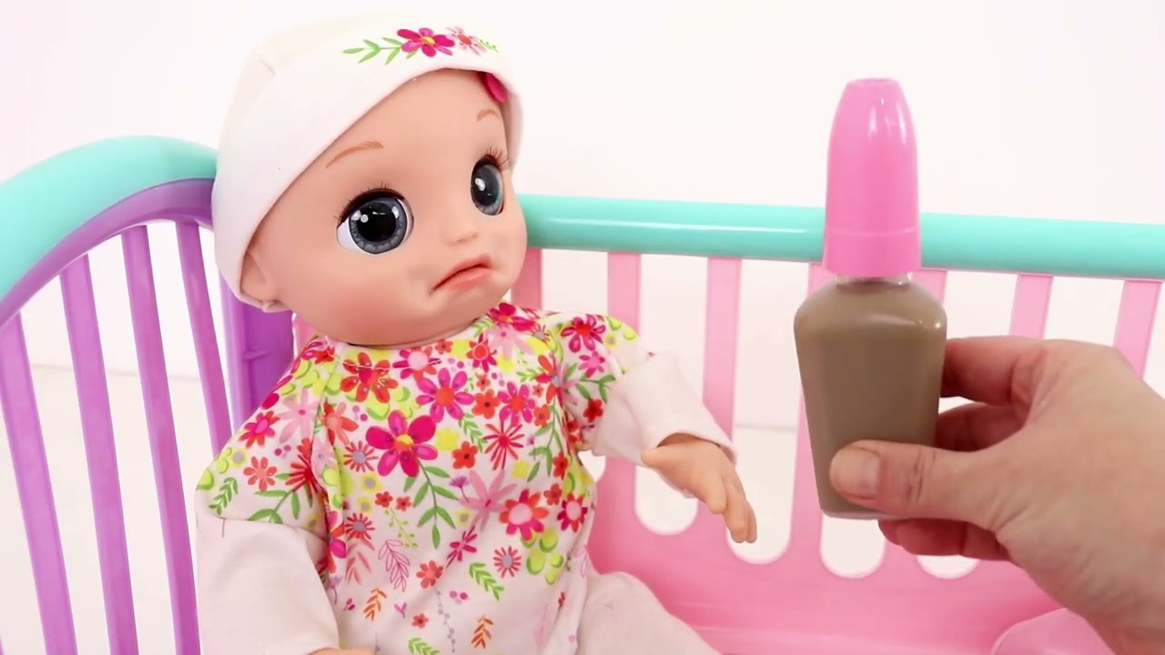 BABY ALIVE ANINHA TOMANDO MAMADEIRA DE CHOCOLATE