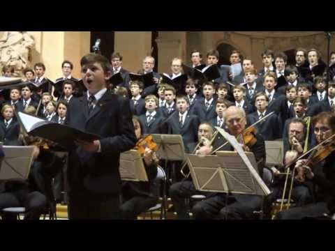 Les Petits Chanteurs de Sainte-Croix de Neuilly - The Paris Boys Choir - Requiem de Mozart (Introït)