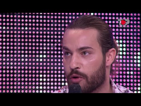 Atdheu kapet me Rinianin për puthjen: Të konsideroja shok - Përputhen, 4 Mars 2021