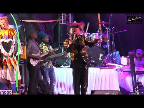 Gold'n 2023 Groovy Monarch Performance