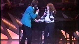 Mom sings with Barry Manilow 10-13-1995