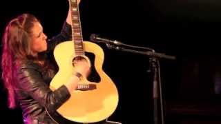 Sandi Thom - Flesh and Blood (LIVE & ACOUSTIC)