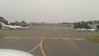 preview picture of video 'Landing at Leesburg Airport Virginia in a Cessna 172'