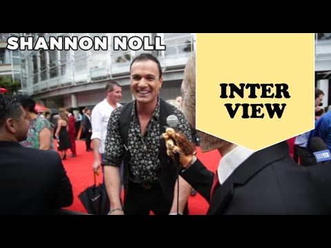 Stoner Sloth Asks The ARIA Awards Red Carpet 