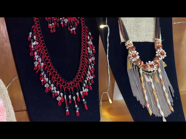 Vídeo relacionado con Mikovivi Collar Vaquera Western, Plata Multicapa Collar Cabeza De Toro & Sombrero Vaquero Turquesa Imitación Retro Joyería Boho para Mujeres Concierto Country Accesorios Atuendo Rodeo