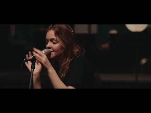 Video thumbnail for Pretty Thing - Communion + RAK Session