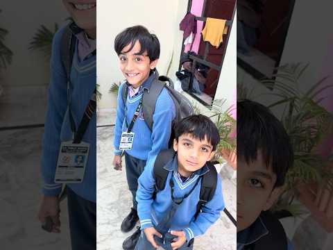 School bag se books gayab! 😳😂 #shorts #minivlog #familyvlog #funny #school