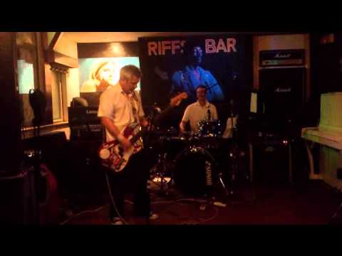 2 Sick Monkeys ~ Swamp Jacket ~ Riffs Bar Swindon ~ 31/05/13