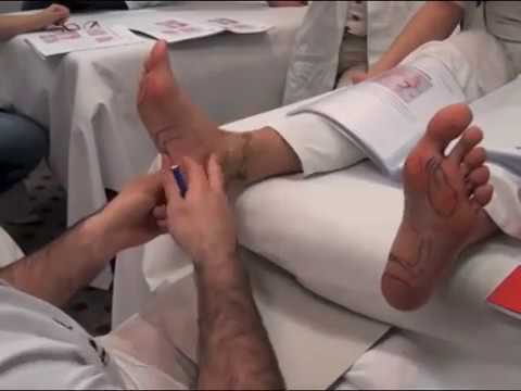 Il bambino ha mal di schiena che brucia Deposizione di sali osteocondrosi lombare