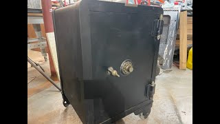 Breaking into antique safe again! Finding Combo and Repairing.
