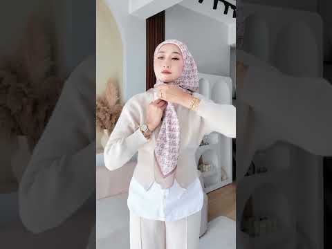 YouTube · Tasneem Hijab Tutorial — Tampil berkelas dengan hijab segiempat? Simak tutorial simpel ini dan buat penampilan...