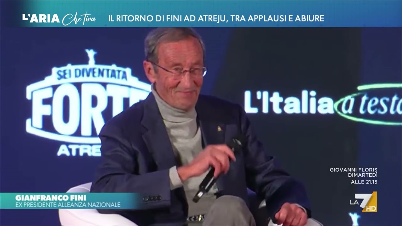 Il ritorno di Gianfranco Fini ad Atreju, tra applausi e abiure