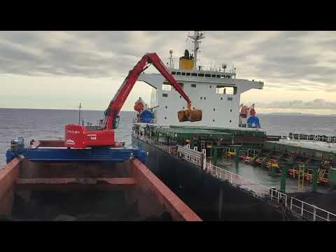 Raduga Shipping Barge Silur uploads Panamax on roads