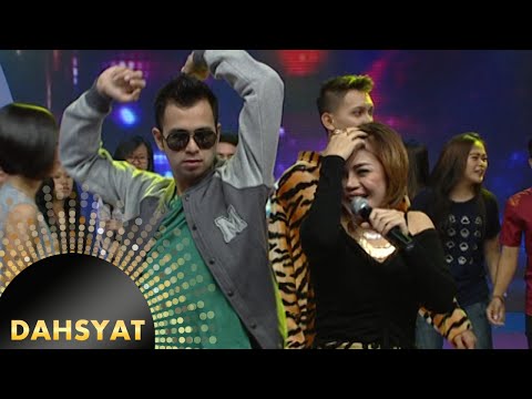 Raffi joget bareng Seruni Bahar 'Berbie Ga Pusing Lagi' [Dahsyat] [30 Okt 2015]