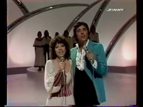 NICOLE RIEU  - ' Je suis' en duo avec sacha Distel ( 1974).wmv