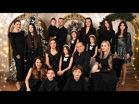 Familja Radogoshi - Foto për vitin e ri 2026