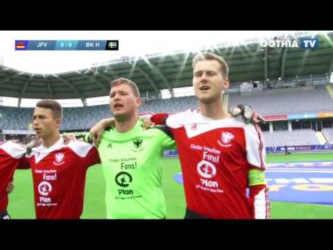 Gothia Cup 2016 : Finals B18 JFV Hanse Lübeck während der Nationalhymne vor dem Anpfiff vs BK Häcken