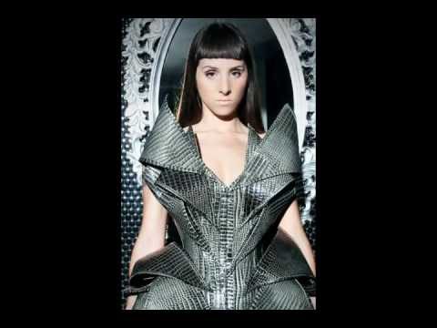 Alevosía (Outro) (con Aqeel y Raimundo Amador)