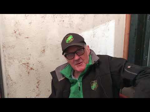 Erland Johansson gratulerar Åsa IF