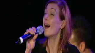 UTE LEMPER ~ L'Accordéoniste (2004 live)