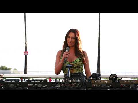 Join Chloe Wilson For The Best Music, LIVE 24/7