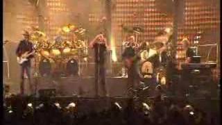 Genesis - Throwing It All Away [live 2007]