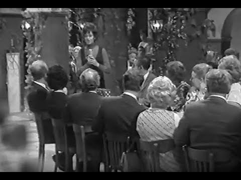 TV fragment Hermien Timmerman - Zij heeft mijn toekomst voorspeld ( 1971 )