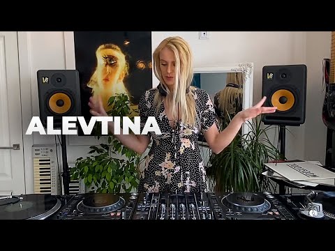 Alevtina - Live @ Radio Intense 13.06.2020 / Tech-House Mix