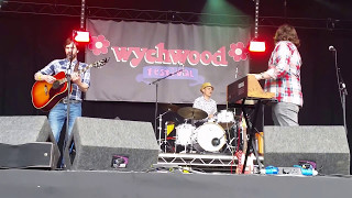 Matt Berry &amp; The Maypoles &#39;One by One&#39; at Wychwood Festival 2016