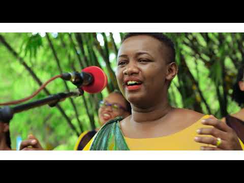 MU NGORO Y'IMANA by Chorale Il est Vivant (Centre Christus Remera) || Official
