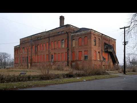 One of Detroit’s Oldest Schools Is in Trouble