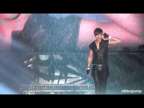[FANCAM] 121125 Dance Battle @ SMTOWNBKK by nikkojump