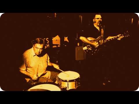 Monsieur Jeffrey Evans & Ross Johnson - The Wall (Live at the Buccaneer)