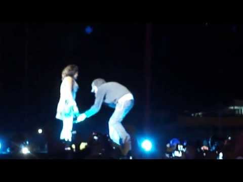 download lagu mp3 mp4 Enrique Mumbai Concert, download lagu Enrique Mumbai Concert gratis, unduh video klip Enrique Mumbai Concert