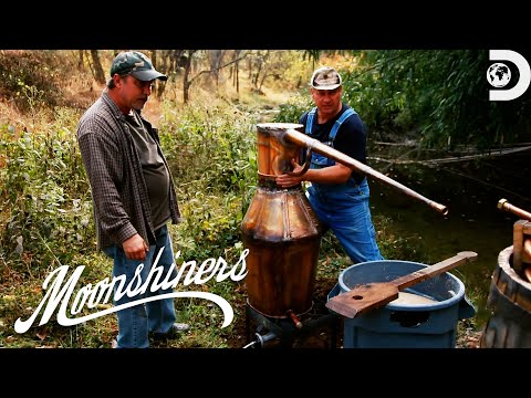 Tim Makes Sour Mash Whiskey From the 1800s | Moonshiners | Discovery