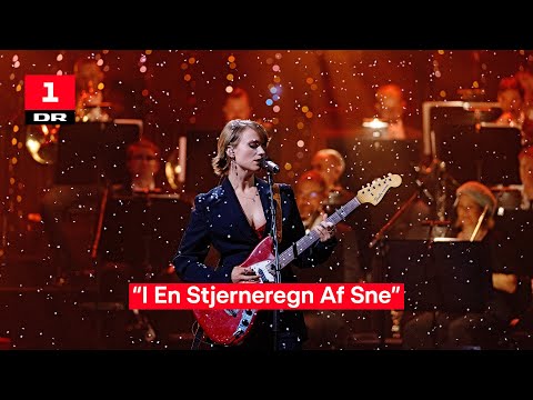 Dopha - I En Stjerneregn Af Sne (LIVE) | DR's store Juleshow | DR1