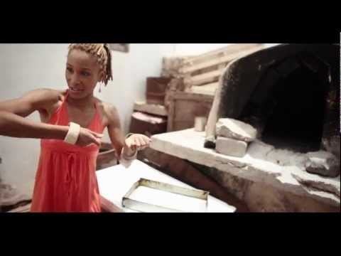 Oyaya (La joie!)  clip - Erika Lernot