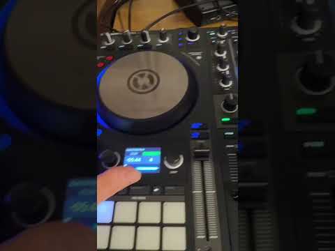 Native Instruments Traktor Kontrol S4 MK3 2018 - Black image 7