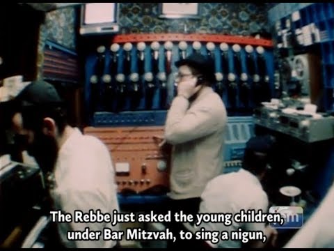 Rare Footage: The Rebbe Asks the Children to Sing