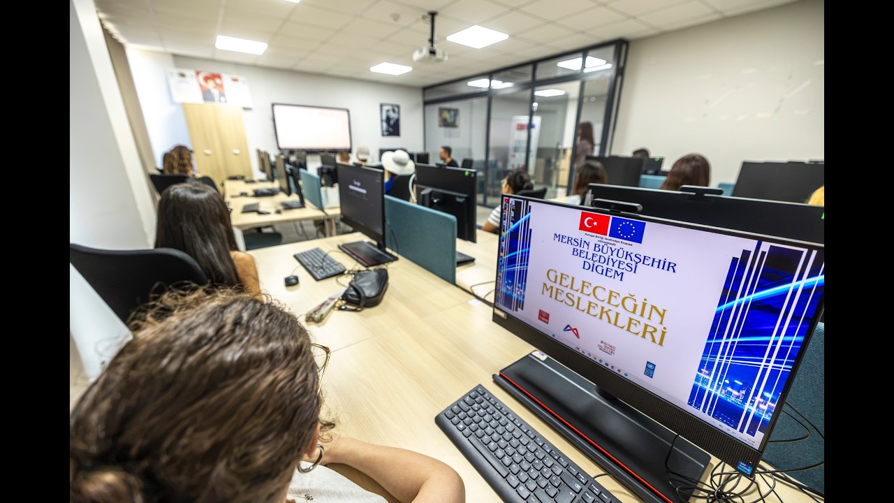 MERSİN BÜYÜKŞEHİR GENÇLERİ YAZILIM SEKTÖRÜNE HAZIRLIYOR