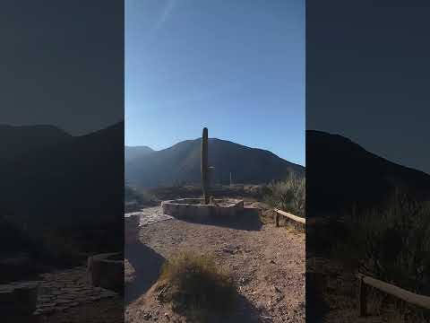 Vista elevada desde el mirador 1 en Tumbaya, jujuy, Argentina