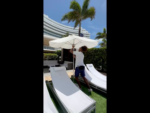 Day in the Life of a Fontainebleau Pool Boy