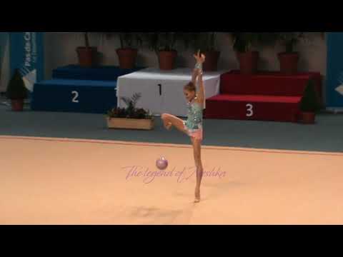 Elizaveta NAZARENKOVA (RUS) ball - 2012 Calais senior AA