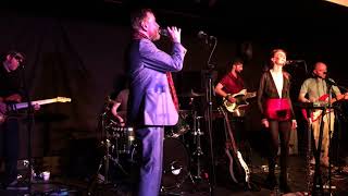 BMX Bandits - Right Across the Street (live).