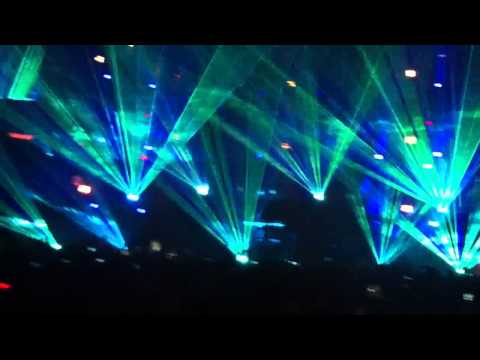 Swedish House Mafia drop Alesso's Calling / Sandro Silva ft. Quintino's Epic at One Last Tour MSG