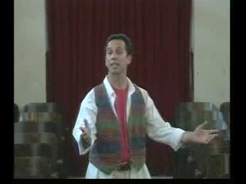 Alguém Te Ama video