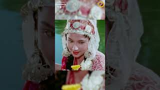 Sharmila Tagore shares her memory from the movie #KashmirKiKali with @rotalks