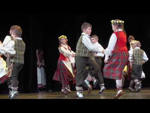 1  Lithuanian Folk dance group „Pynimėlis”