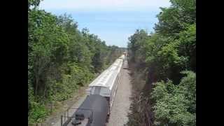 preview picture of video 'CSX train rolls through Pennington, New Jersey'